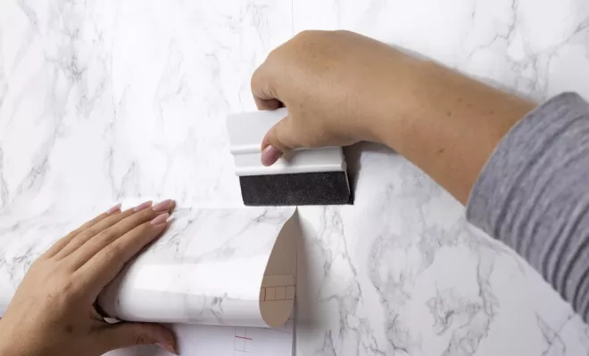 Pose de papier peint, Clisson, L'Éventail des Couleurs